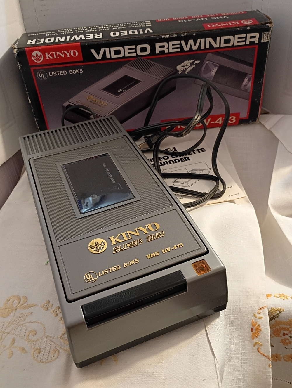 Nice!  Kinyo Super Slim VHS Video Tape Rewinder, Tested & Works! Model UV-413